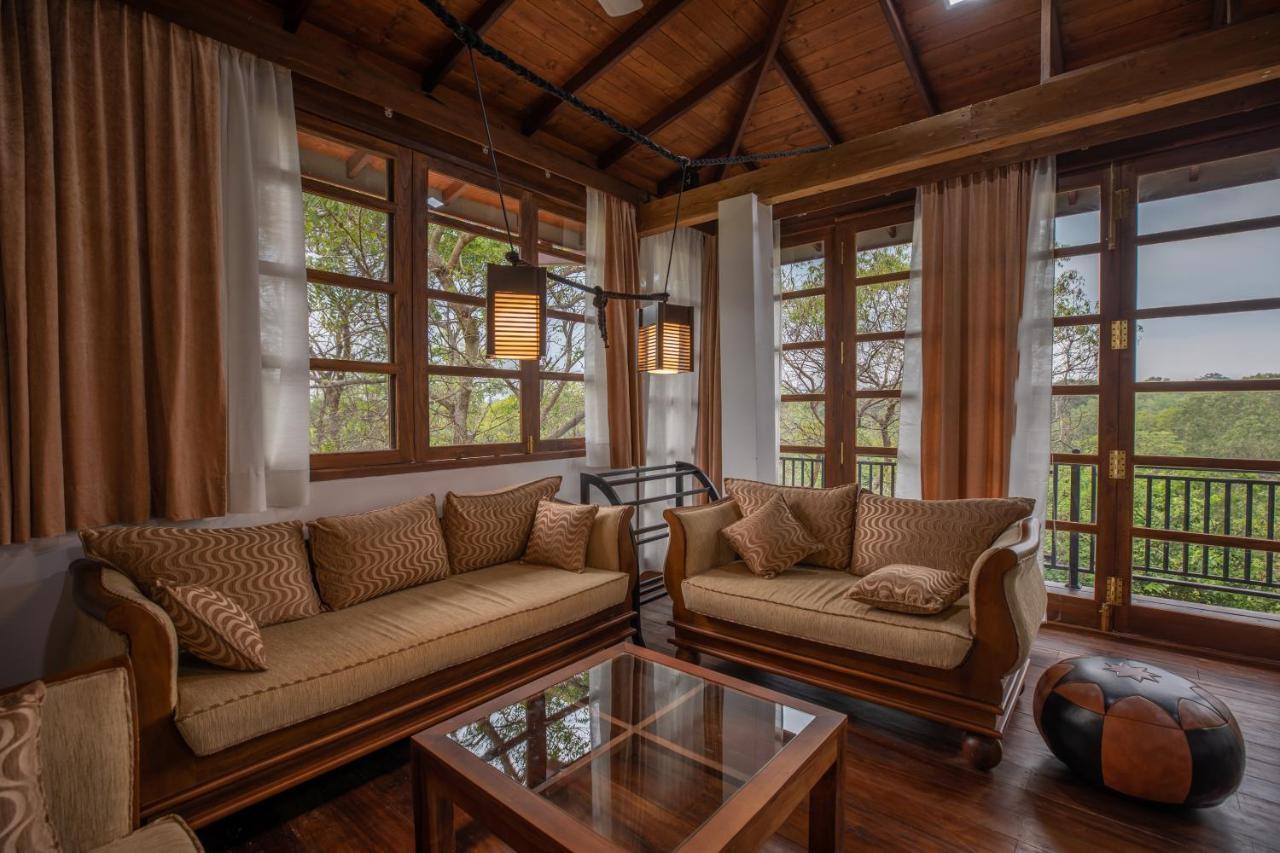 Jungle Paradise Hotel *